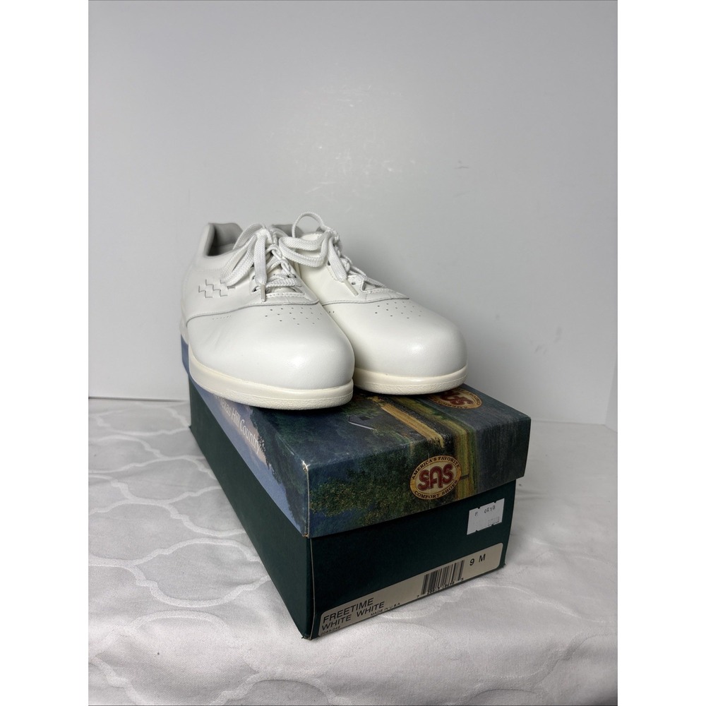 SAS Freetime Shoes Women Size 9 M White Leather Oxfords Lace Up Sneakers W/Box
